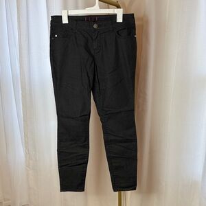Elle Women's Black Skinny Jeans
